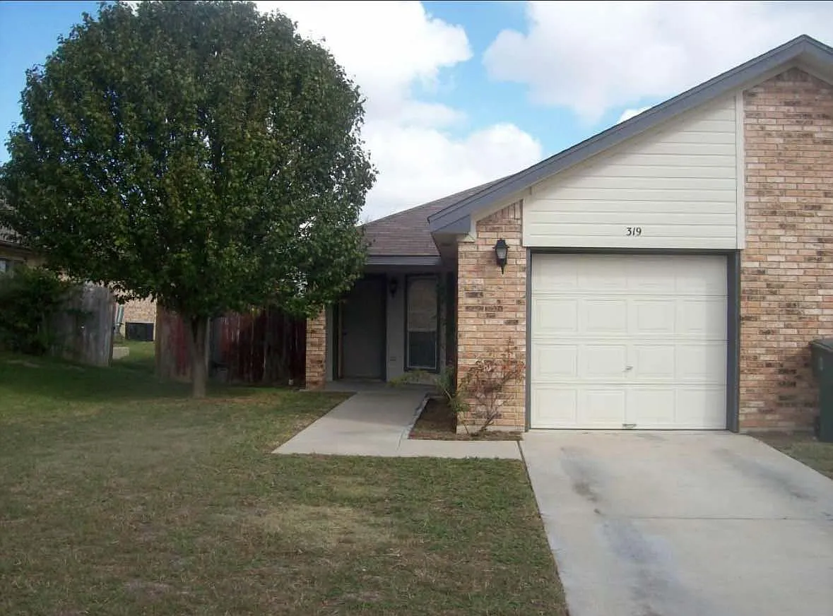 2 bed, 2.0 bath, 932 sqft, $997 — Photo 1
