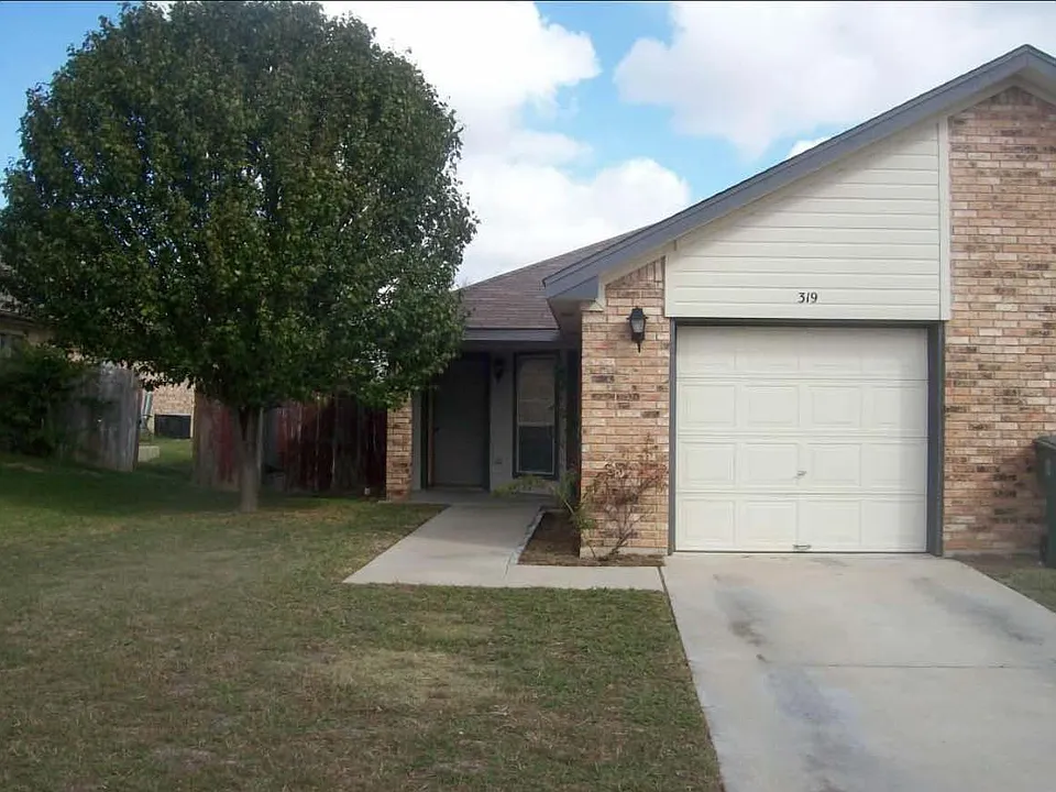 319 Deloris Dr