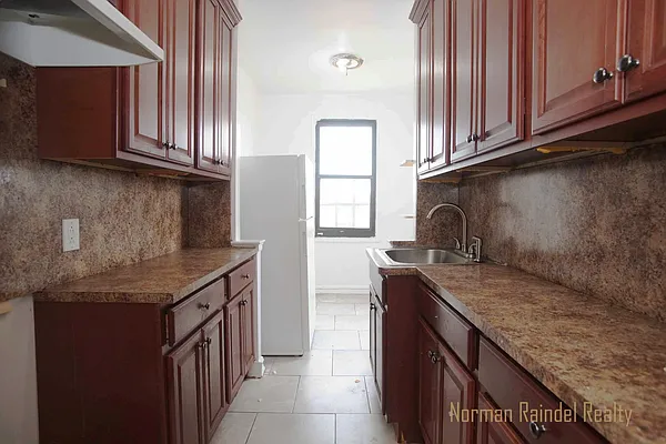 Rented by Norman Raindel, LREB | media 6