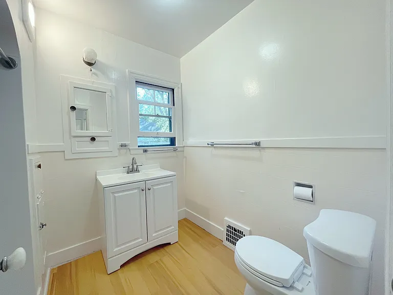 2351 Ramona St — Photo 15
