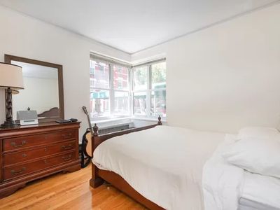 325 E 77th St APT 1E, New York, NY, 10075