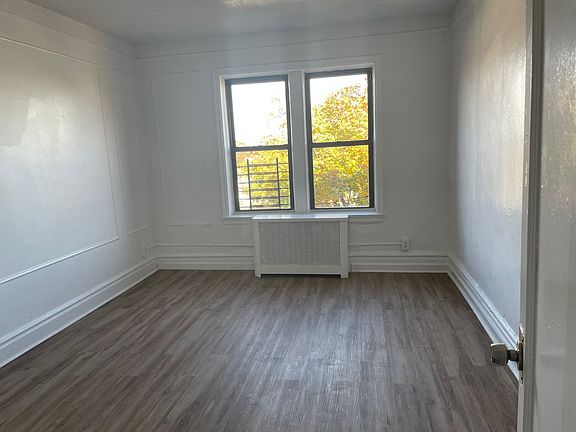 5th image of 214 Glenwood Ave APT 406