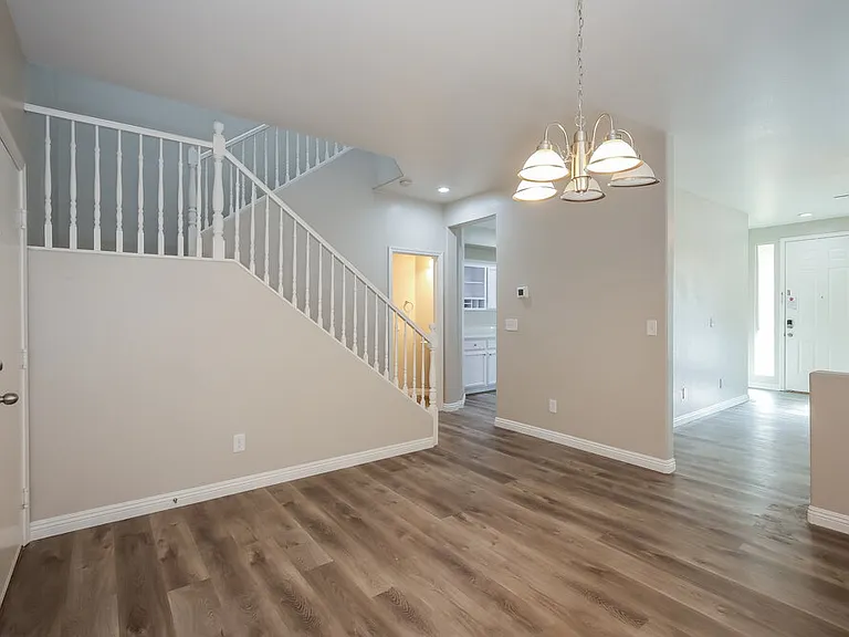 4404 Altamira Cave Dr — Photo 6