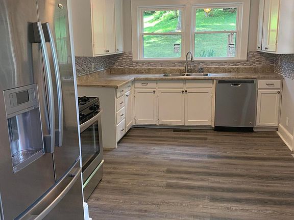 2nd image of 2819 King St NE