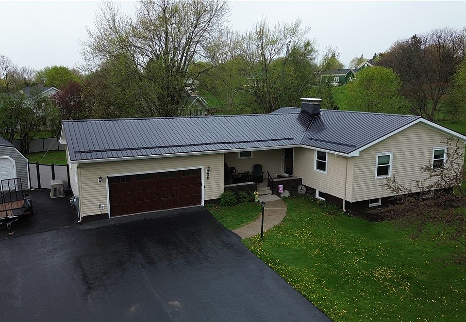1st image of 475 Bugbee Dr