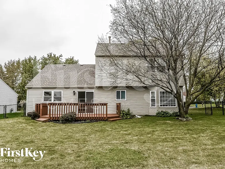 990 Chelsea Ln — Photo 16