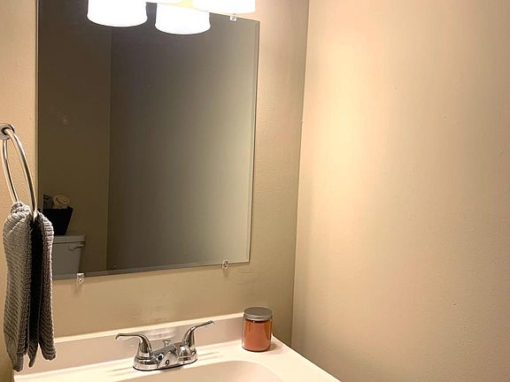 5th image of 105 Powhatan Ct #109