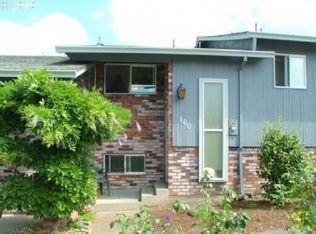 160 NE Kane Dr, Gresham, OR 97030