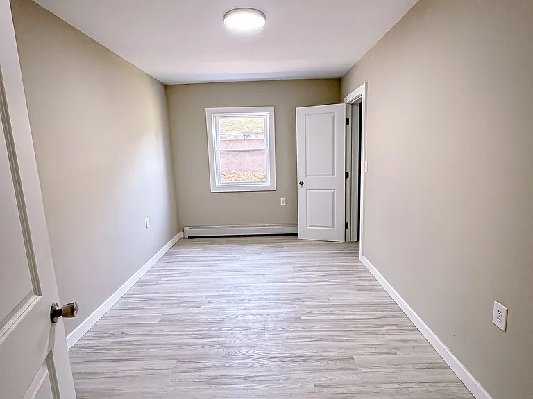 181 Pine St #1 — Photo 15
