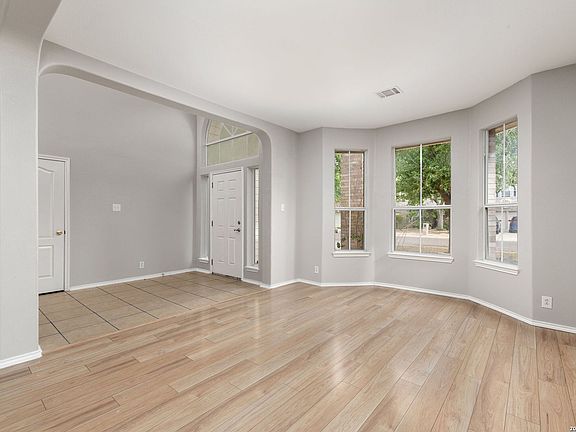 2nd image of 2505 Fullerton