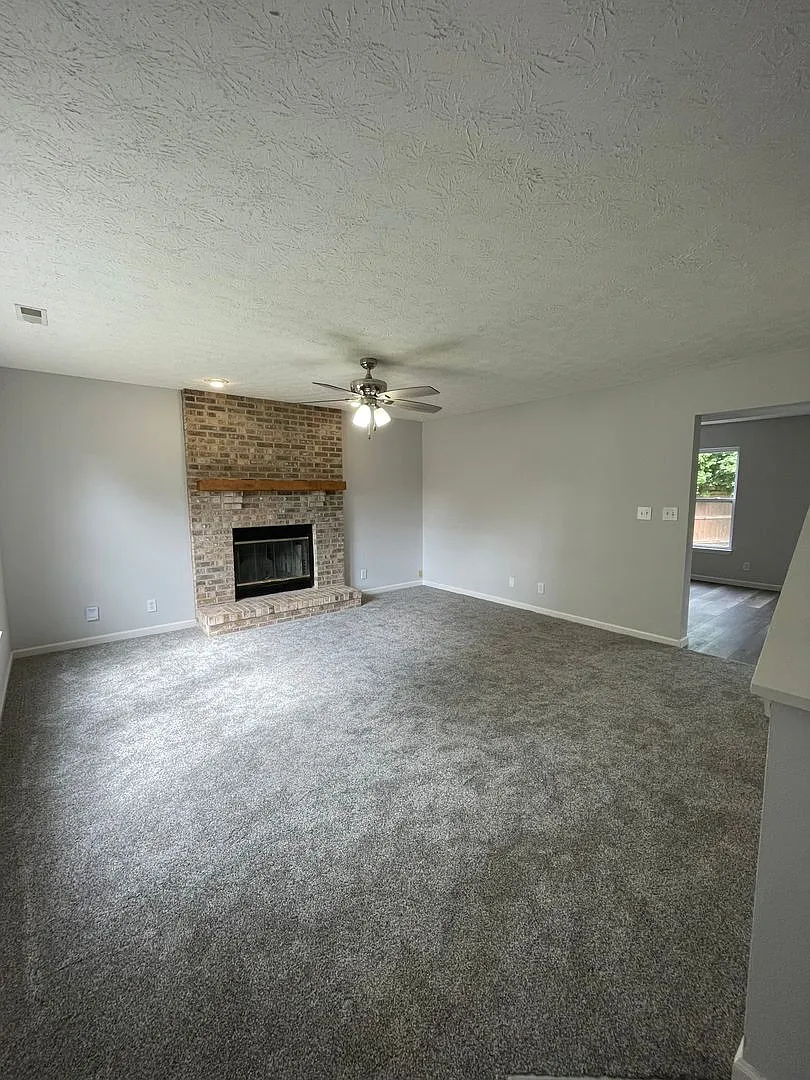 3 Bedroom, 2.5 Bath Home in Prophets Ridge Subdivision — Photo 2