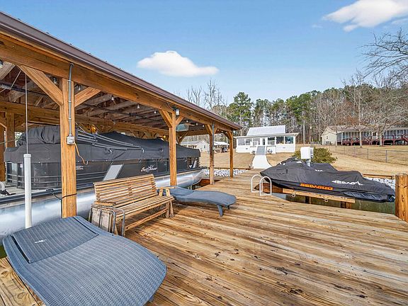 4th image of 285 Clubhouse Rd