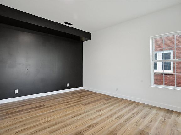 5th image of 3628 N Illinois St