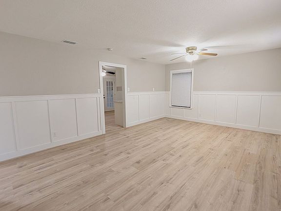 3rd image of 101 W Flynn Ave