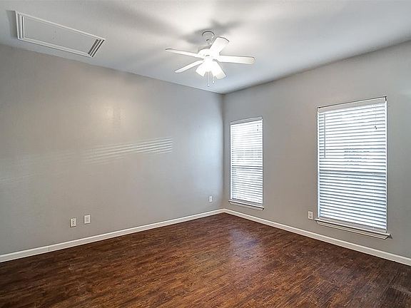 5th image of 517 Hilltop Dr