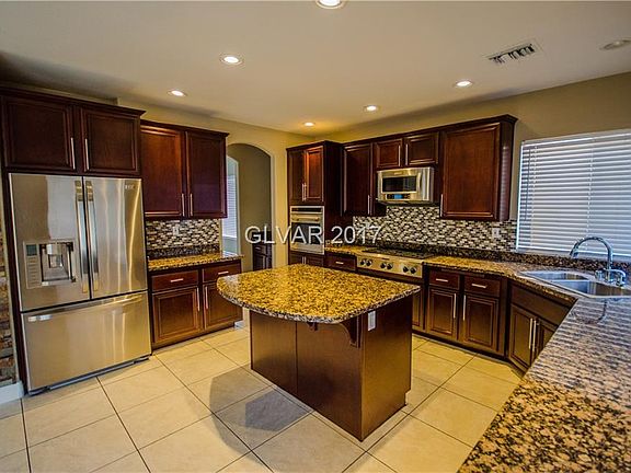 4th image of 3921 Tropical Vine St