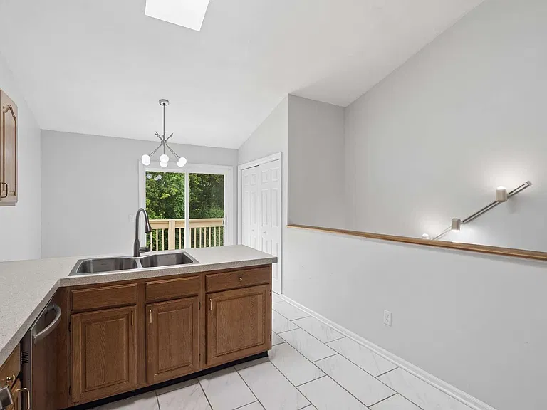 135 Pepper Ridge Cir — Photo 18