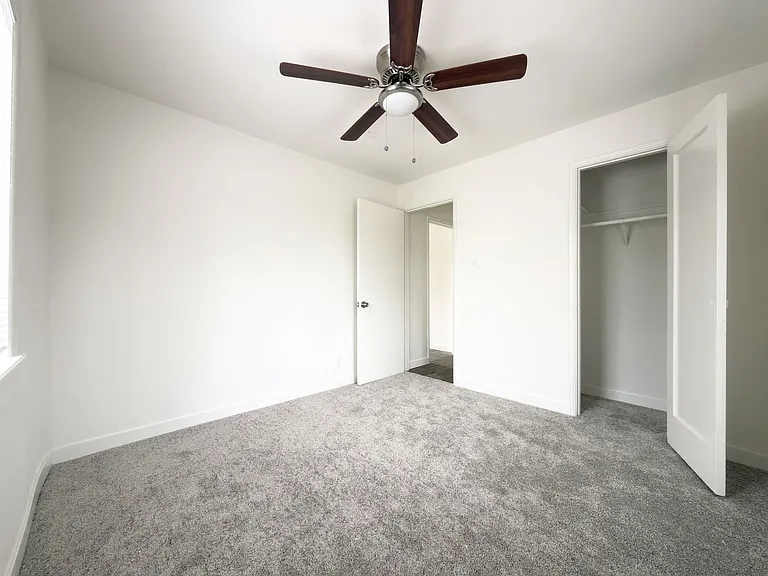 Single Level Cottage Near Downtown! — Photo 12