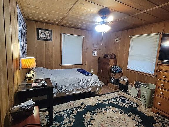 5th image of 360 Hunt Rd