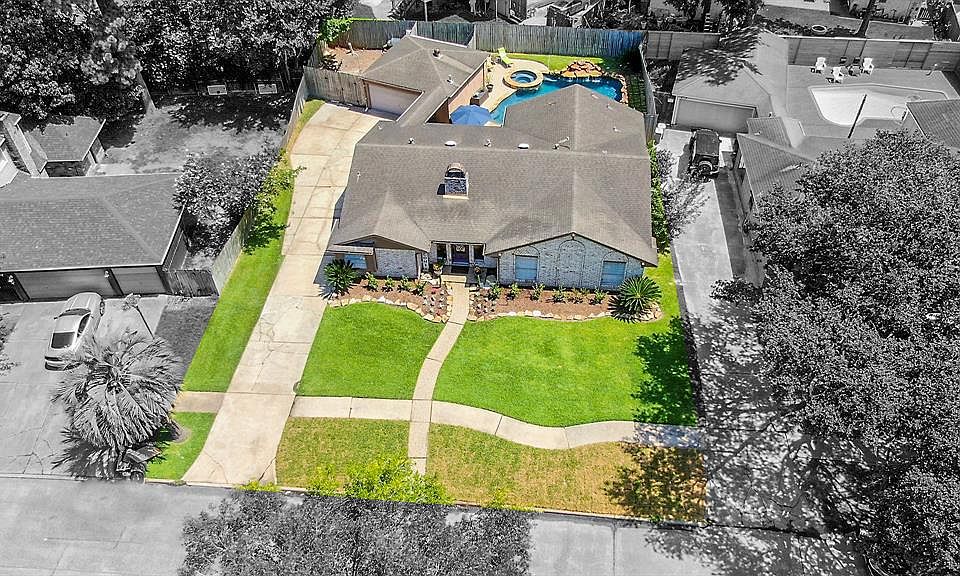 1st image of 250 Ballantrae Ln
