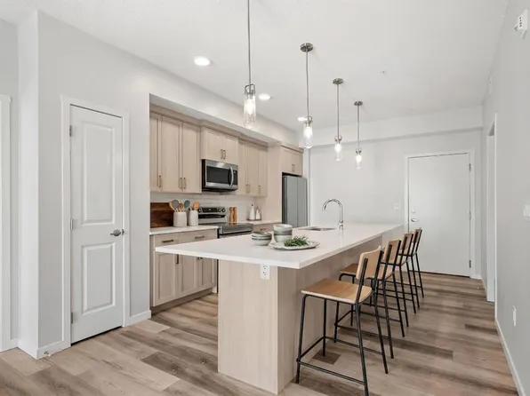 33 N Carringham Gate NW #3403, Calgary, AB T3P 2H6