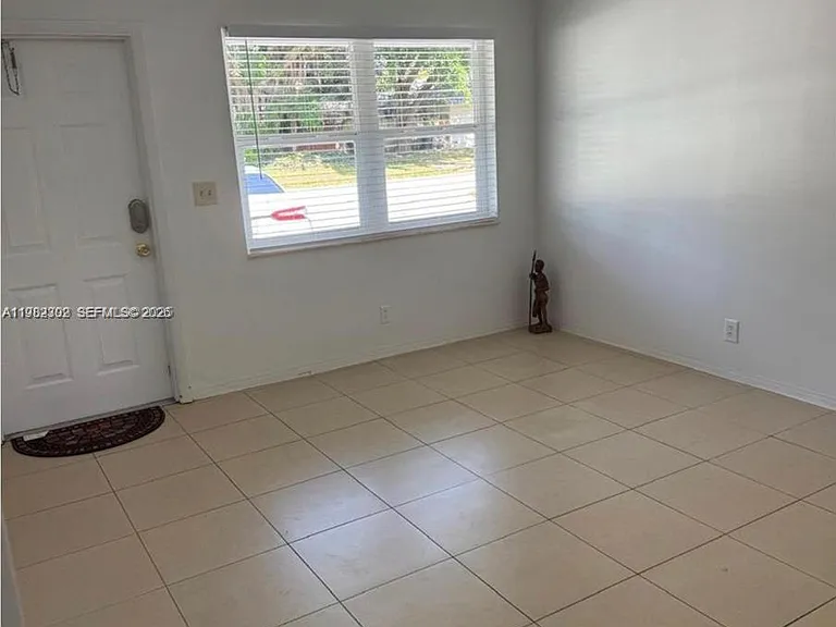 2620 SW 51st St #1-2 — Photo 9