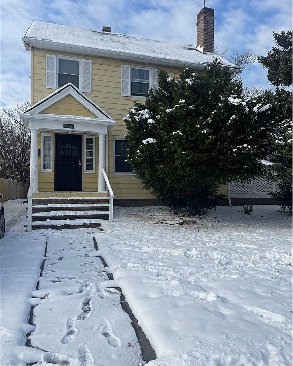 1st image of 2982 East Blvd