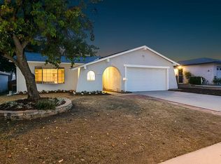 10028 Carreta Dr, Santee, CA 92071