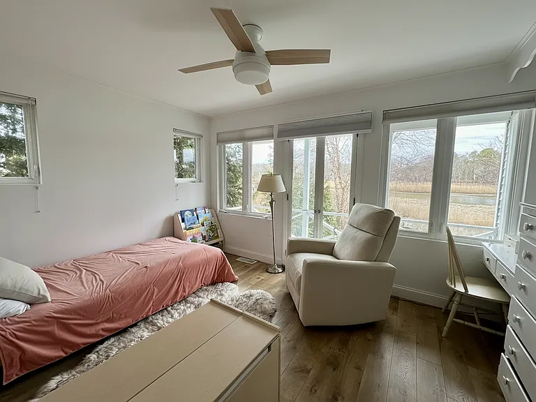 13 Bishop Ave — Photo 7