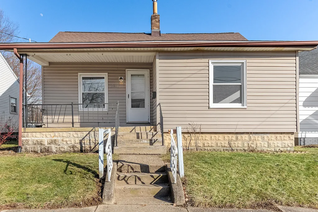 3 bed, 1155 sqft, $1,395 — Photo 1
