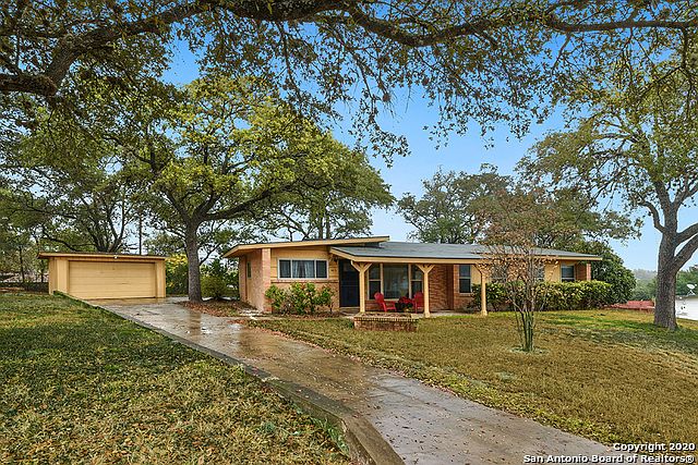1st image of 303 One Oak Dr