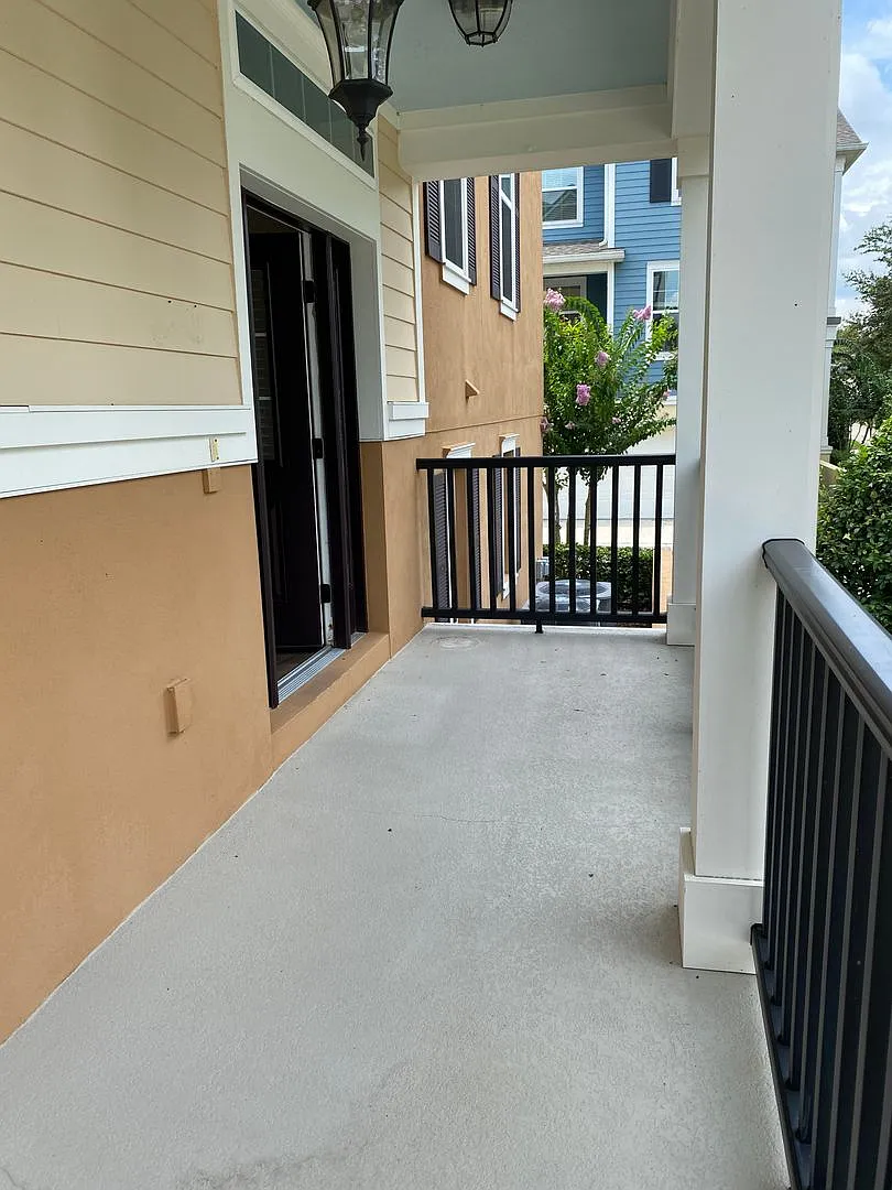 Stunning 3 Br/3.5 Ba Townhome In The Beautiful — Photo 4