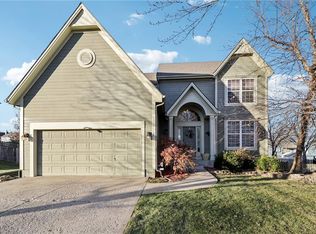 20208 W 220th St, Spring Hill, KS 66083