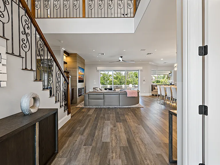 1435 Osprey Ave — Photo 3