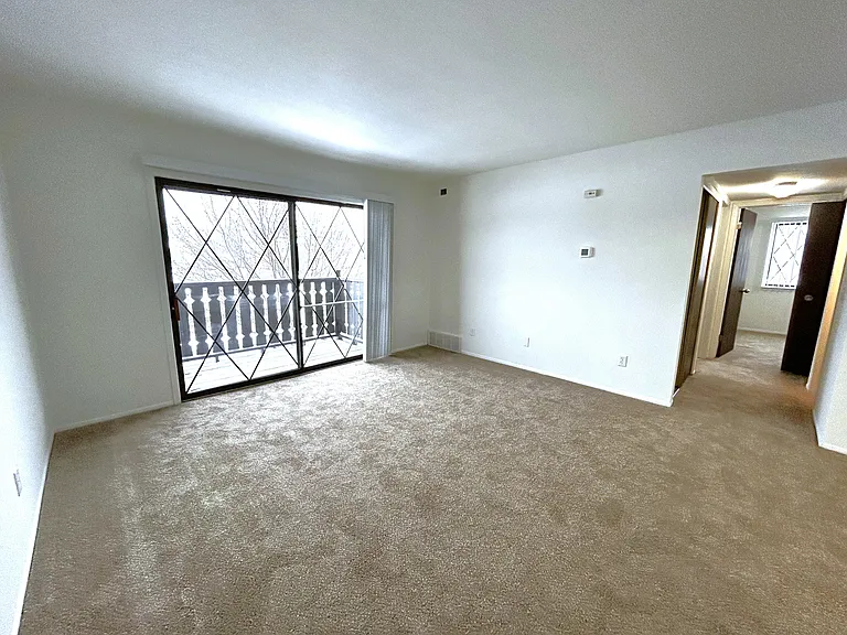 Charter Oaks Apartments — Photo 225