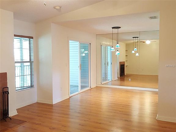 4th image of 3168 Valley Oaks Dr