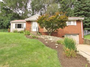 5207 Ranchview Dr, Pittsburgh, PA 15236