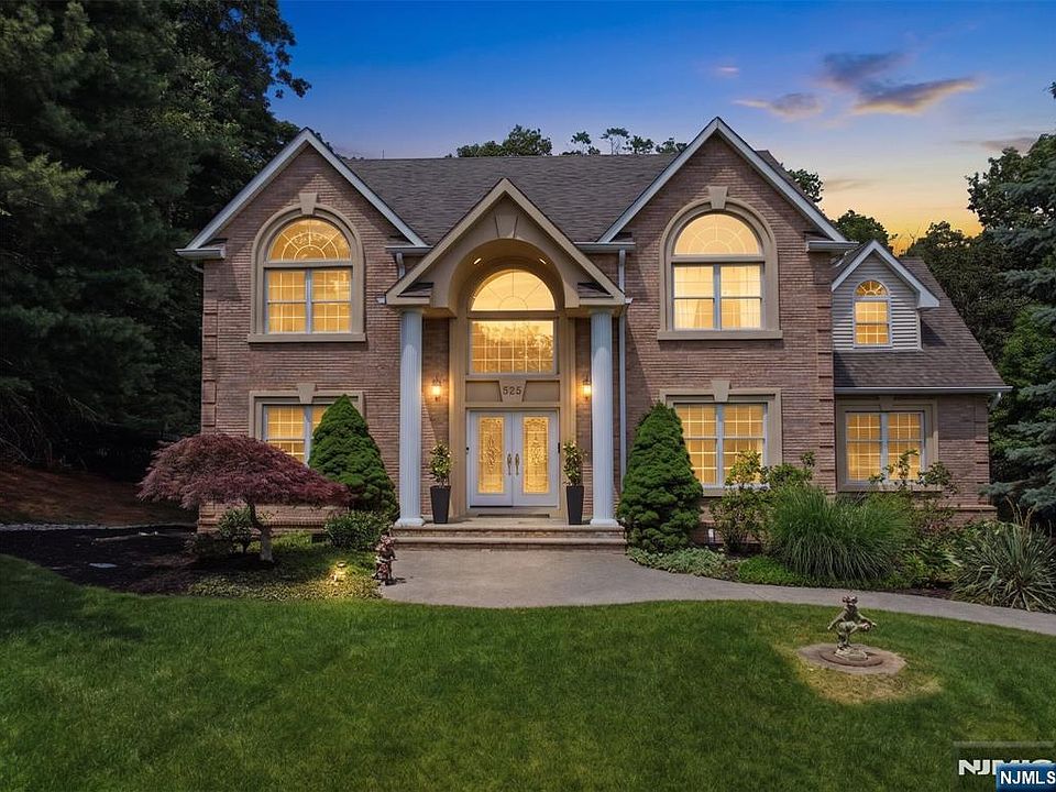 1st image of 525 Kings Point Trl