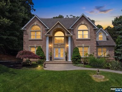 525 Kings Point Trail, Franklin Lakes, NJ, 07417