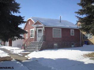 805 P St, Gering, NE 69341