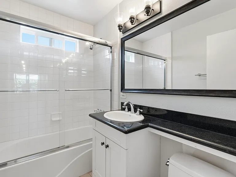 707 Pine St #5 — Photo 11