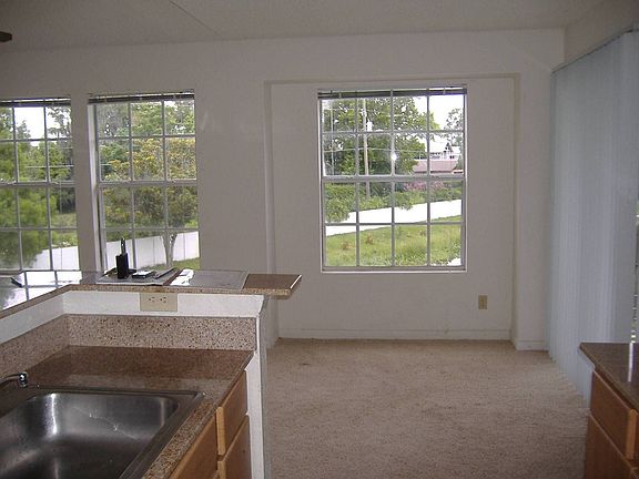 4th image of 11520 Westwood Blvd APT 528