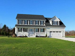 285 Mitchells Ln, Middletown, RI 02842