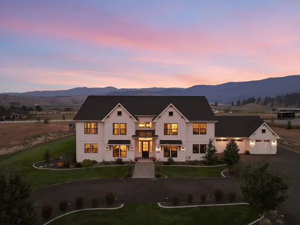 2511 S Rodeo Dr, Greenacres, WA 99016