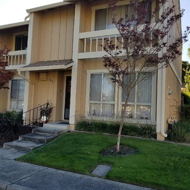 1st image of 202 Park Ln