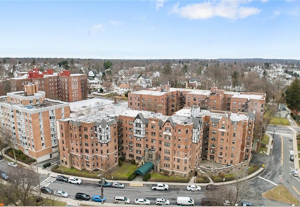 1st image of 10 Nosband Avenue #6K