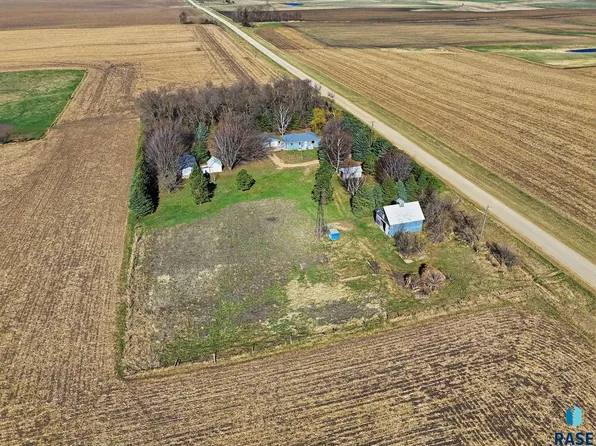 1381 111th St, Pipestone, MN 56164