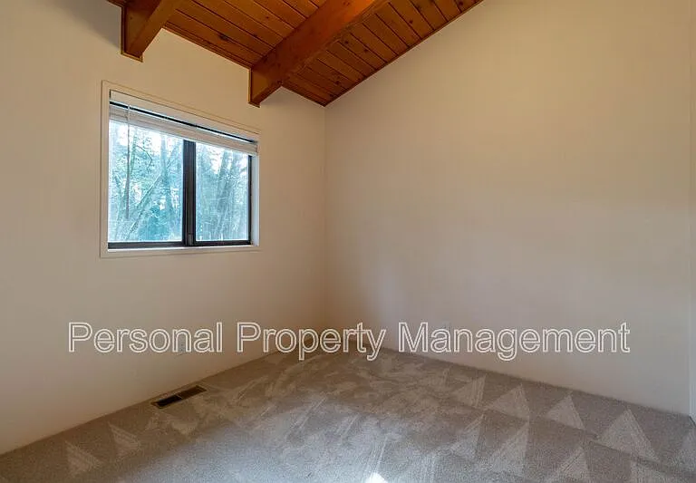 11623 SE Evergreen Hwy — Photo 6