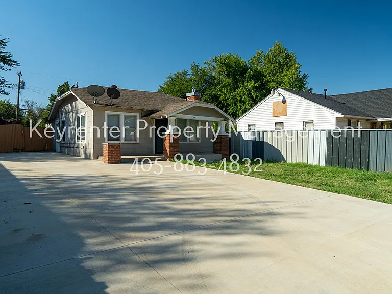 338 SE 41st St — Photo 2