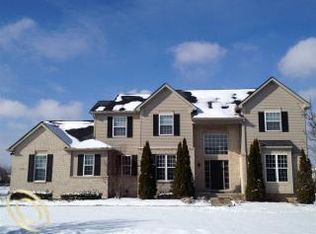 1015 Carriage Trace Blvd, South Lyon, MI 48178